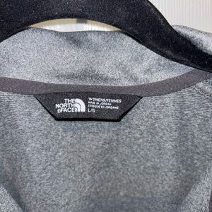The North Face 
Grey Jacket 
Woman’s 
Size large